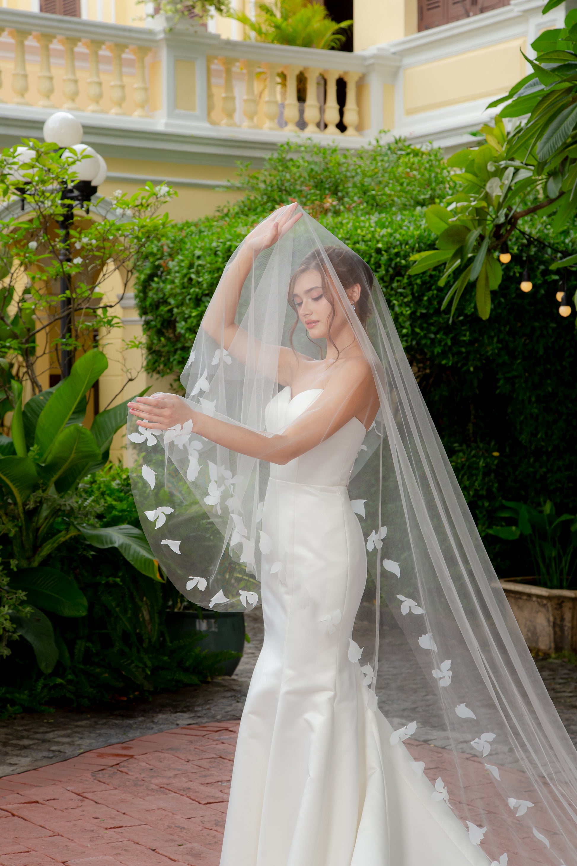 Minimalist Sweetheart Satin Trumpet Wedding Gown | Briderful - side