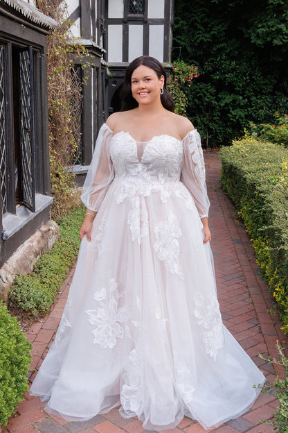 Off-the-Shoulder Lace A-Line Gown with Detached Sleeves | Briderful