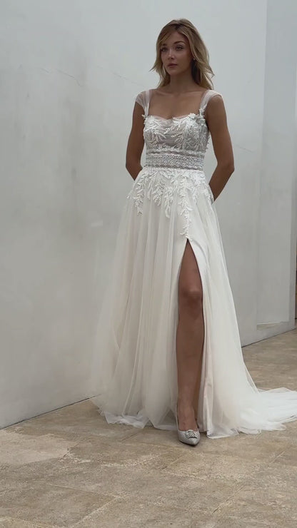 BW114061 | Heartshaped Lace A-Line Wedding Gown with Tulle Skirt